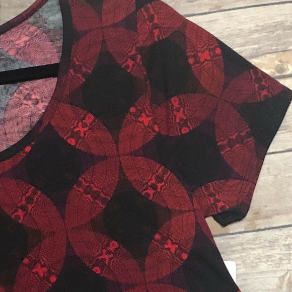 ♦️2/$30 LuLaRoe Classic T - Picture 2 of 7